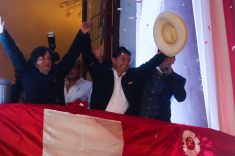 Соціалістичний уряд Перу скасував різдвяні свята