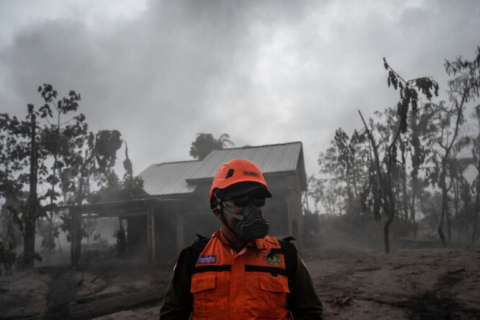 Індонезія: евакуація триває після виверження вулкана Семеру