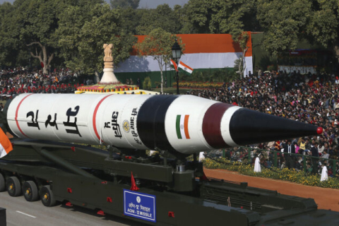 Индия провела испытание баллистической ракеты, способной нести ядерный заряд, после небольшого вооруженного столкновения на границе с Китаем
