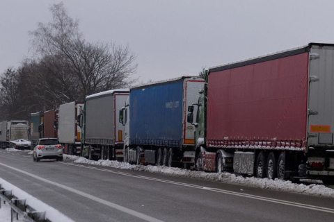 Після припинення польської блокади на одному з КПП відновився рух фур