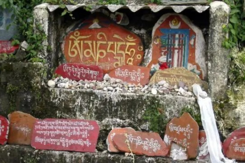 Камені Мані стають причиною для арешту в тибетській автономній префектурі Юшу, Цинхай