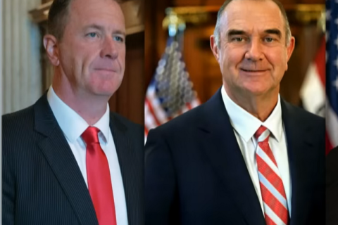 Китай подав позов на 50 млрд доларів проти сенатора від штату Міссурі Еріка Шмідта (ВІДЕО)