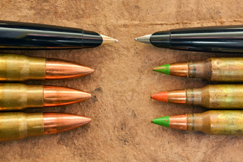 Для досягнення угоди про мир в Україні потрібно вирішити два питання, заявив Келлог