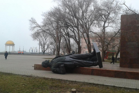 В Україні впав ще один пам'ятник Леніну