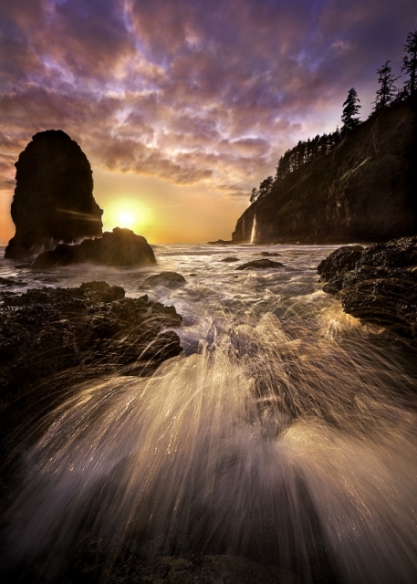 Величественный закат. Побережье штата Орегон. Фото: Jeff Stasney/outdoorphotographer.com