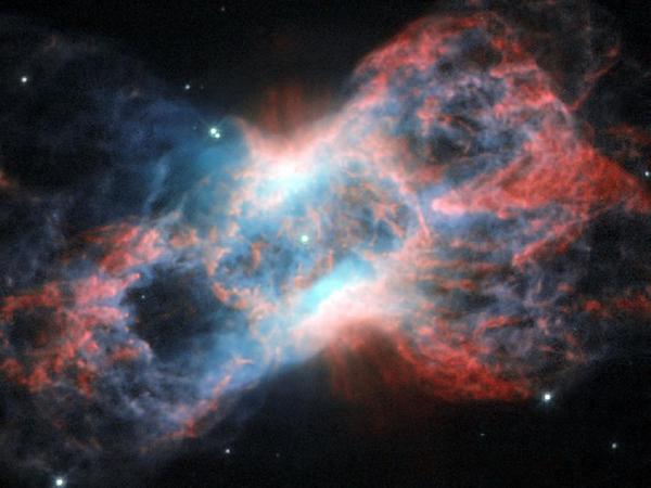 Фотографіі космосу. Небесний метелик в сузір’ї Лебедя. Фото: ESA/NASA