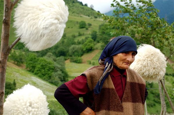 Під час відпочинку у Грузії, не забудьте купити каракулеву шапку. Фото: Morten Oddvik/De.wikipedia.org