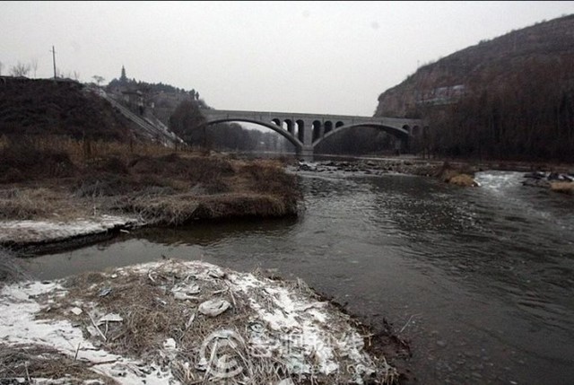 забрудення води китай річки