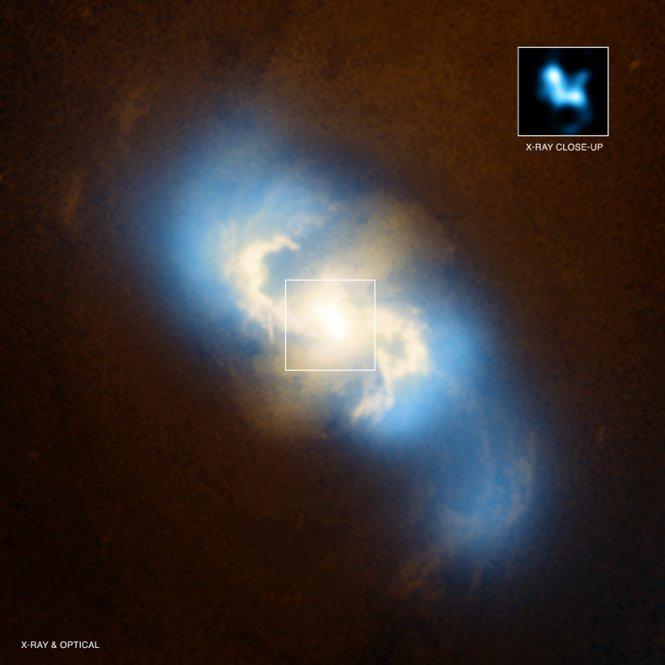 Галактика NGC 3393 (Фото: NASA / CXC / SAO / G.Fabbiano et al; Optical: NASA / STScI)