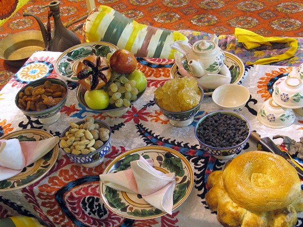 Узбекское чаепитие. Фото: Елена Голишева и Франсиско Гавилан