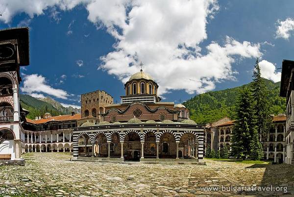 Достопримечательности Болгарии: Рильський монастырь