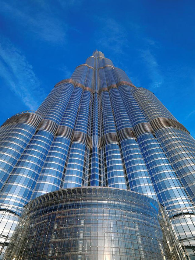 Самое высокое здание в мире — Бурдж-Халифа.
