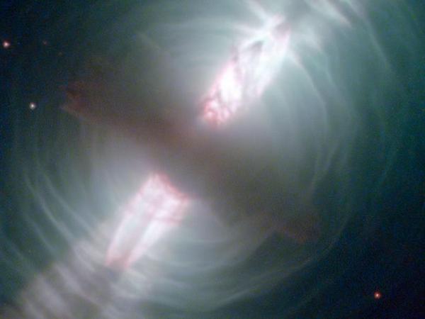 Фотографії космосу. Туманність Яйце — простір вмираючої зірки.