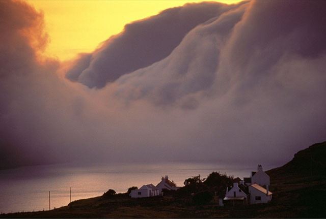 Необыкновенные облака над островом Скай.
