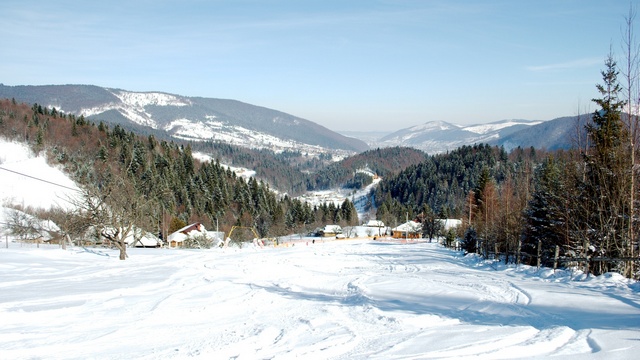 Гірськолижний курорт у Карпатах