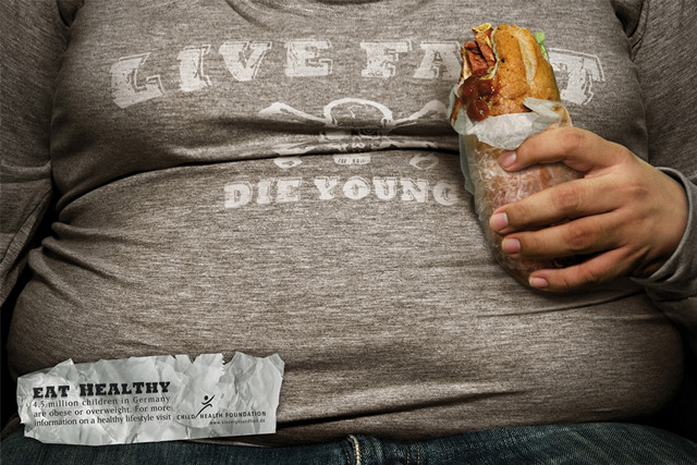 Найбільш шкідливі звички: соціальна реклама проти ожиріння. Фото: Vsemednovosti.ru